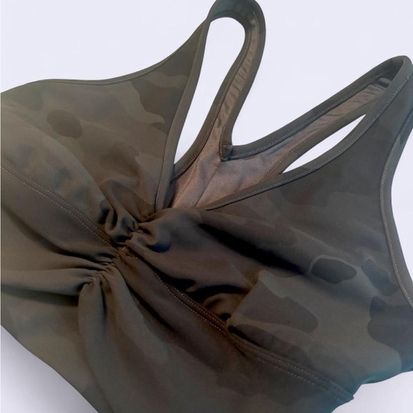ALO Yoga Wild Things Black Camo Racerback Sports Bra. NWOT. Size XS - Picture 3 of 4